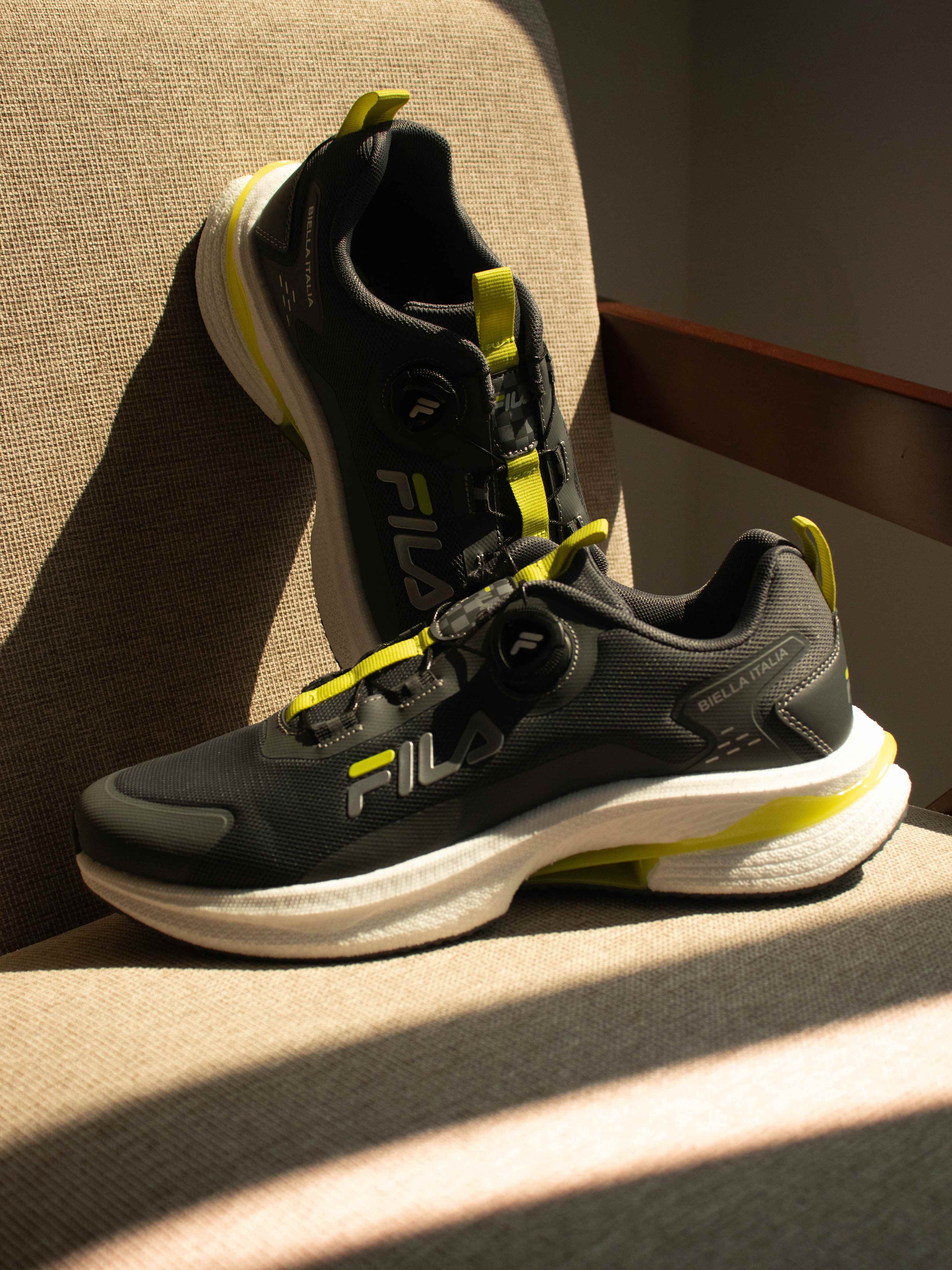 FILA Engine 慢跑鞋